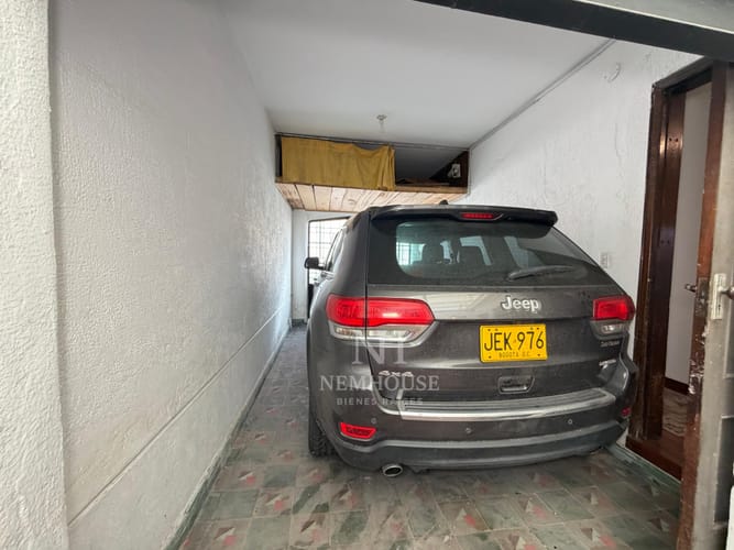 Casa de 4 alcobas en venta en Rafael Nunez, Bogotá, 300 m² · foto 18 de 19