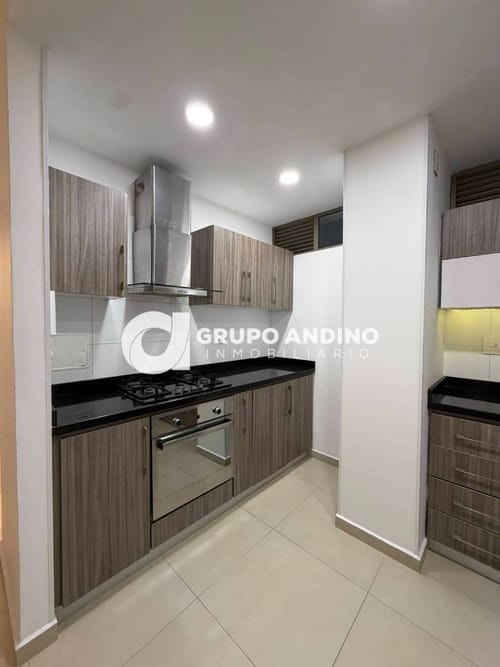 Apartamento de 2 alcobas en venta en Cabecera Del Llano, Bucaramanga, 97 m² · foto 2 de 24