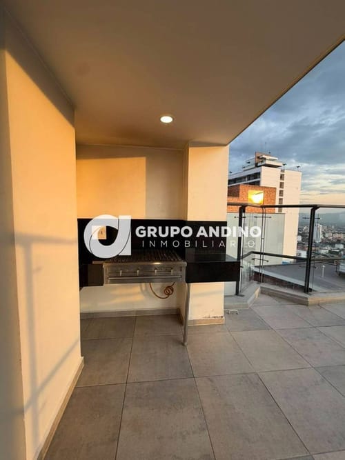 Apartamento de 2 alcobas en venta en Cabecera Del Llano, Bucaramanga, 97 m² · foto 4 de 24