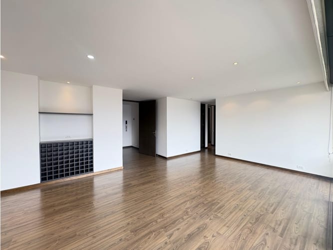 Apartamento de 3 alcobas en arriendo en La Florida, Medellín, 137 m² · foto 2 de 19