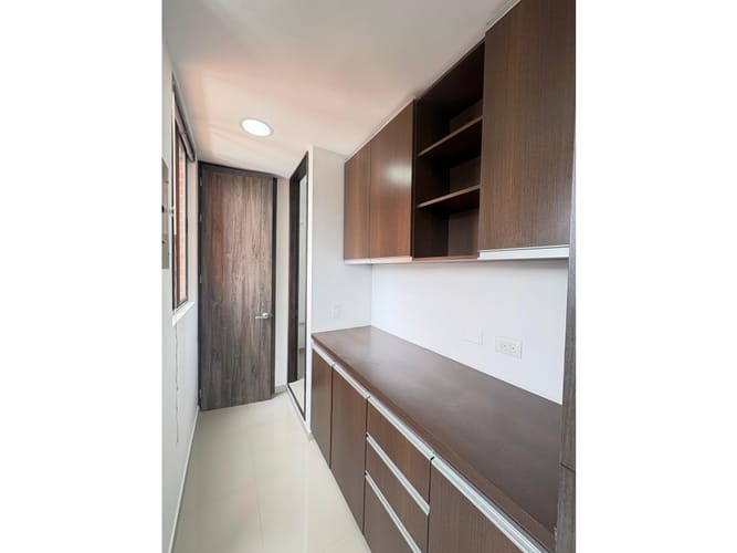 Apartamento de 3 alcobas en arriendo en La Florida, Medellín, 137 m² · foto 4 de 19