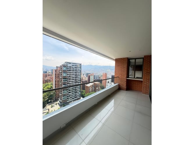 Apartamento de 3 alcobas en arriendo en La Florida, Medellín, 137 m² · foto 9 de 19