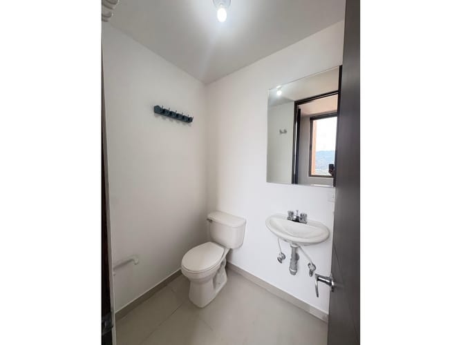 Apartamento de 3 alcobas en arriendo en La Florida, Medellín, 137 m² · foto 11 de 19