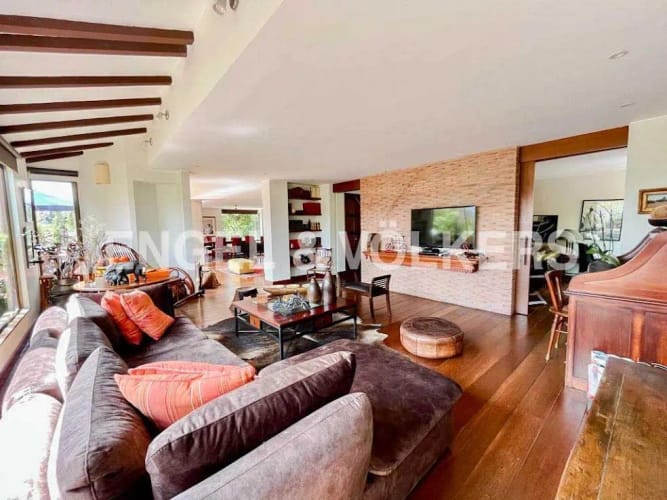 Apartamento de 3 alcobas en venta en Cerros De Niza, Bogotá, 238 m² · foto 5 de 20