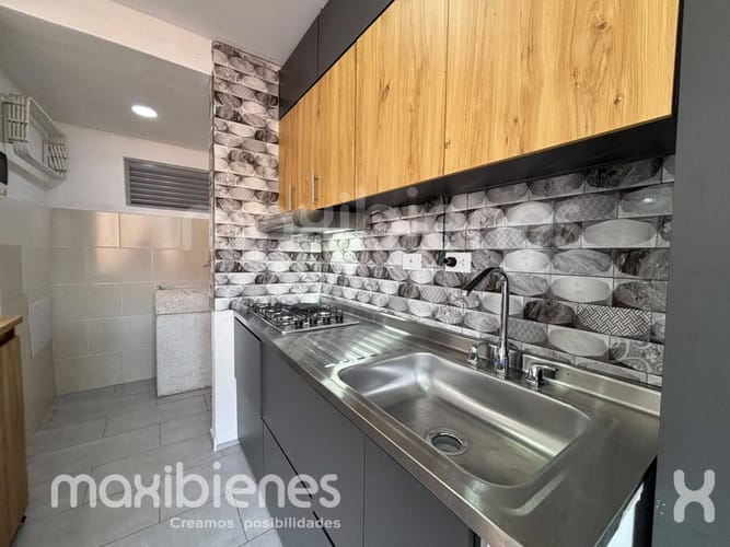 Casa de 16 alcobas en arriendo en Centro, Itagüí, 800 m² · foto 5 de 24