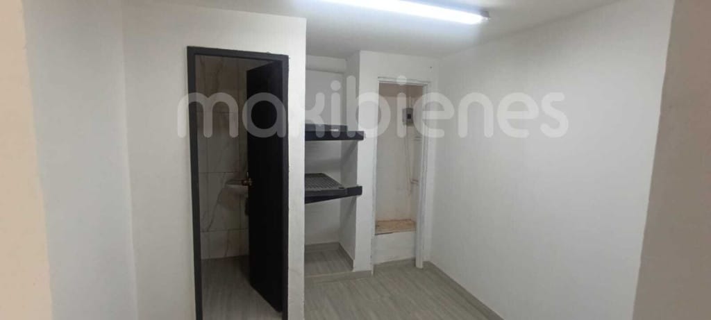 Casa de 16 alcobas en arriendo en Centro, Itagüí, 800 m² · foto 9 de 24