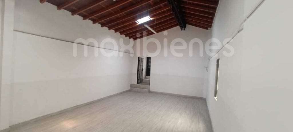 Casa de 16 alcobas en arriendo en Centro, Itagüí, 800 m² · foto 10 de 24