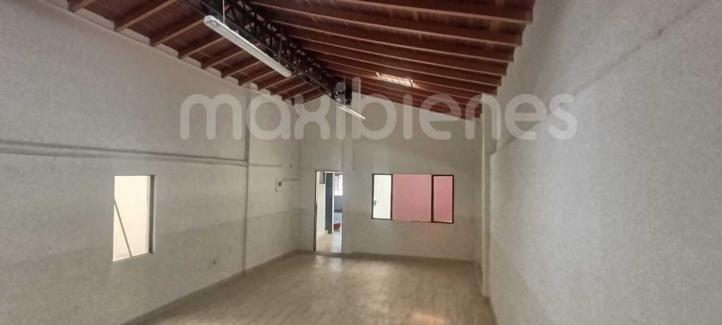 Casa de 16 alcobas en arriendo en Centro, Itagüí, 800 m² · foto 11 de 24