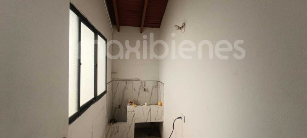 Casa de 16 alcobas en arriendo en Centro, Itagüí, 800 m² · foto 12 de 24