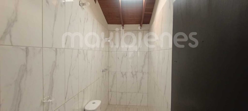 Casa de 16 alcobas en arriendo en Centro, Itagüí, 800 m² · foto 13 de 24