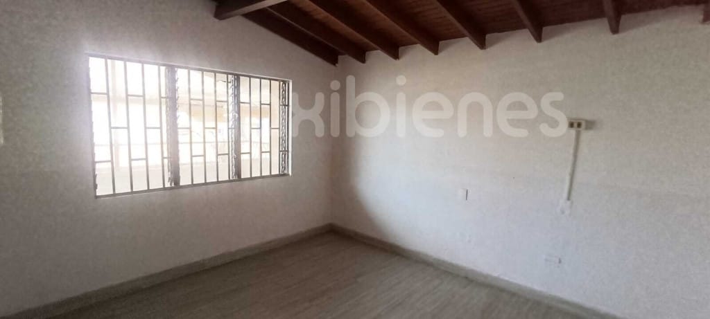 Casa de 16 alcobas en arriendo en Centro, Itagüí, 800 m² · foto 15 de 24