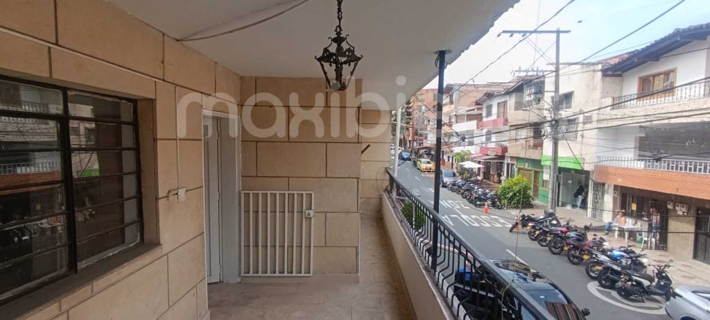 Casa de 16 alcobas en arriendo en Centro, Itagüí, 800 m² · foto 19 de 24