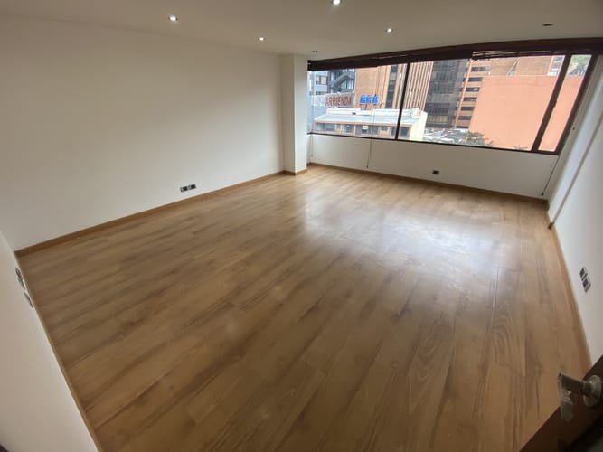 Office for rent in Quinta camacho, Bogotá