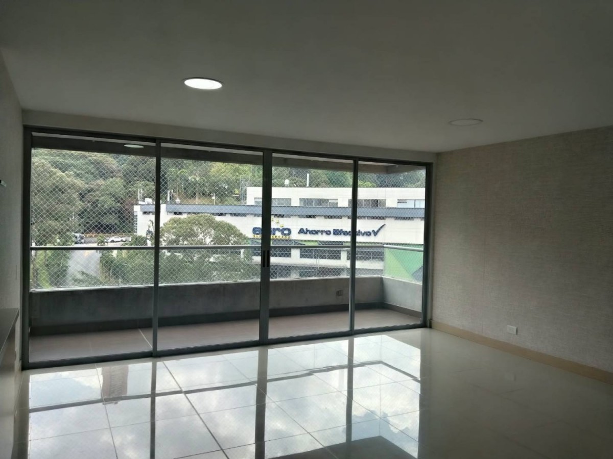 Apartamento en arriendo en Castropol, Medellín · foto 2 de 21