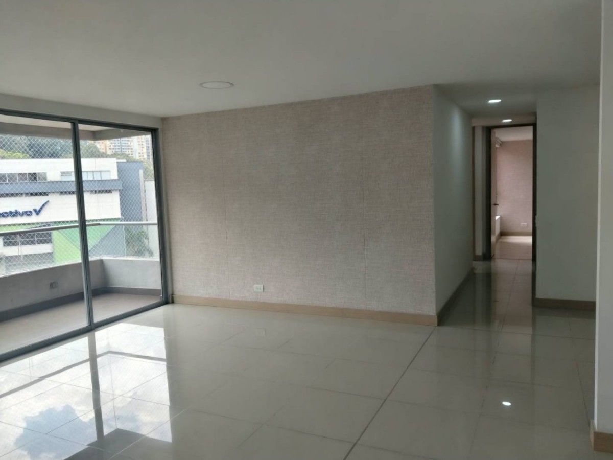 Apartamento en arriendo en Castropol, Medellín · foto 3 de 21