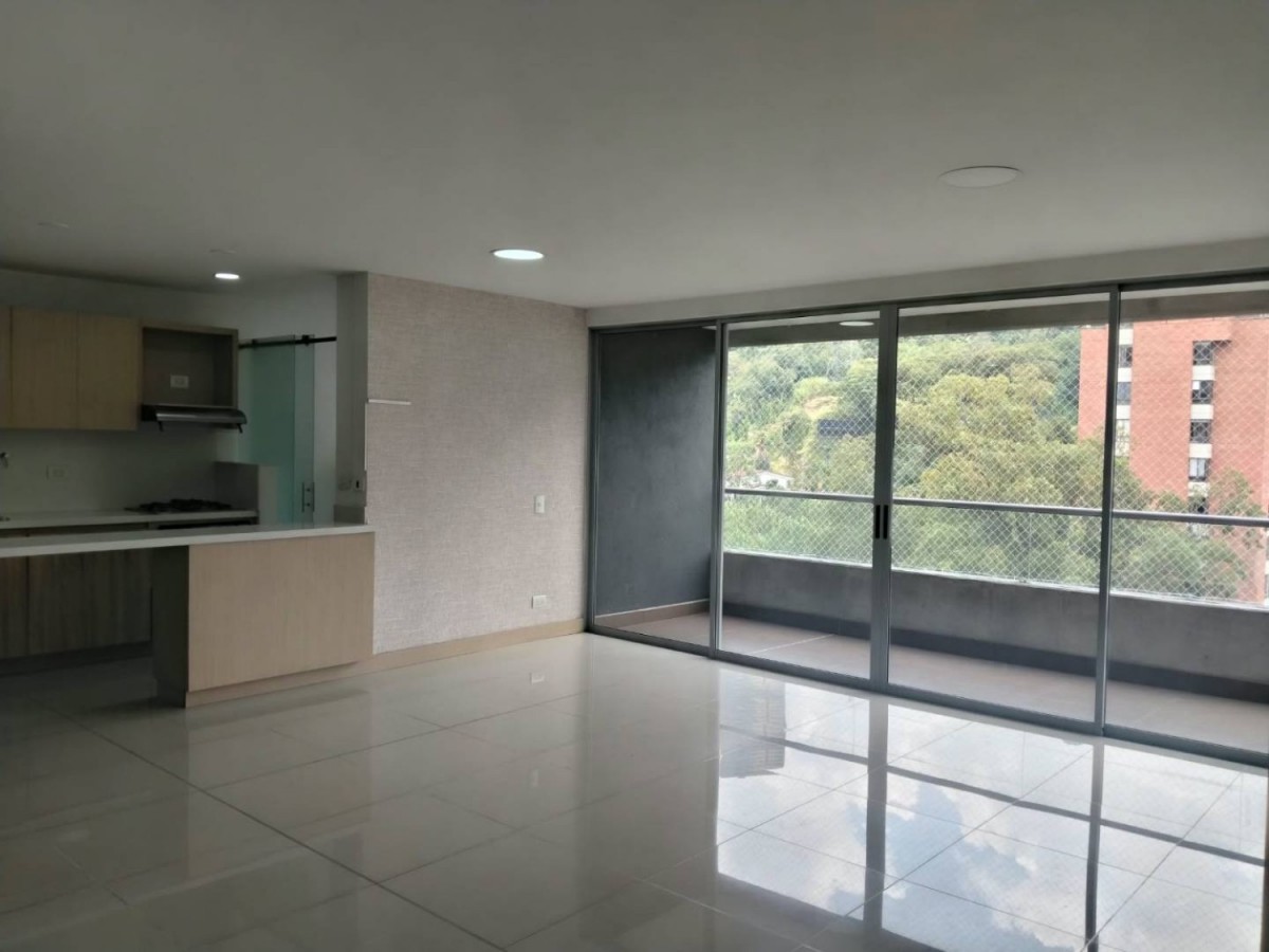 Apartamento en arriendo en Castropol, Medellín · foto 4 de 21