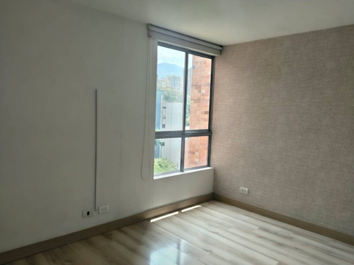 Apartamento en arriendo en Castropol, Medellín · foto 11 de 21
