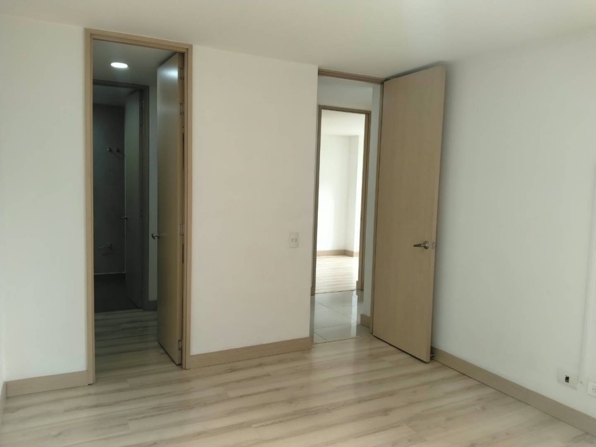 Apartamento en arriendo en Castropol, Medellín · foto 12 de 21