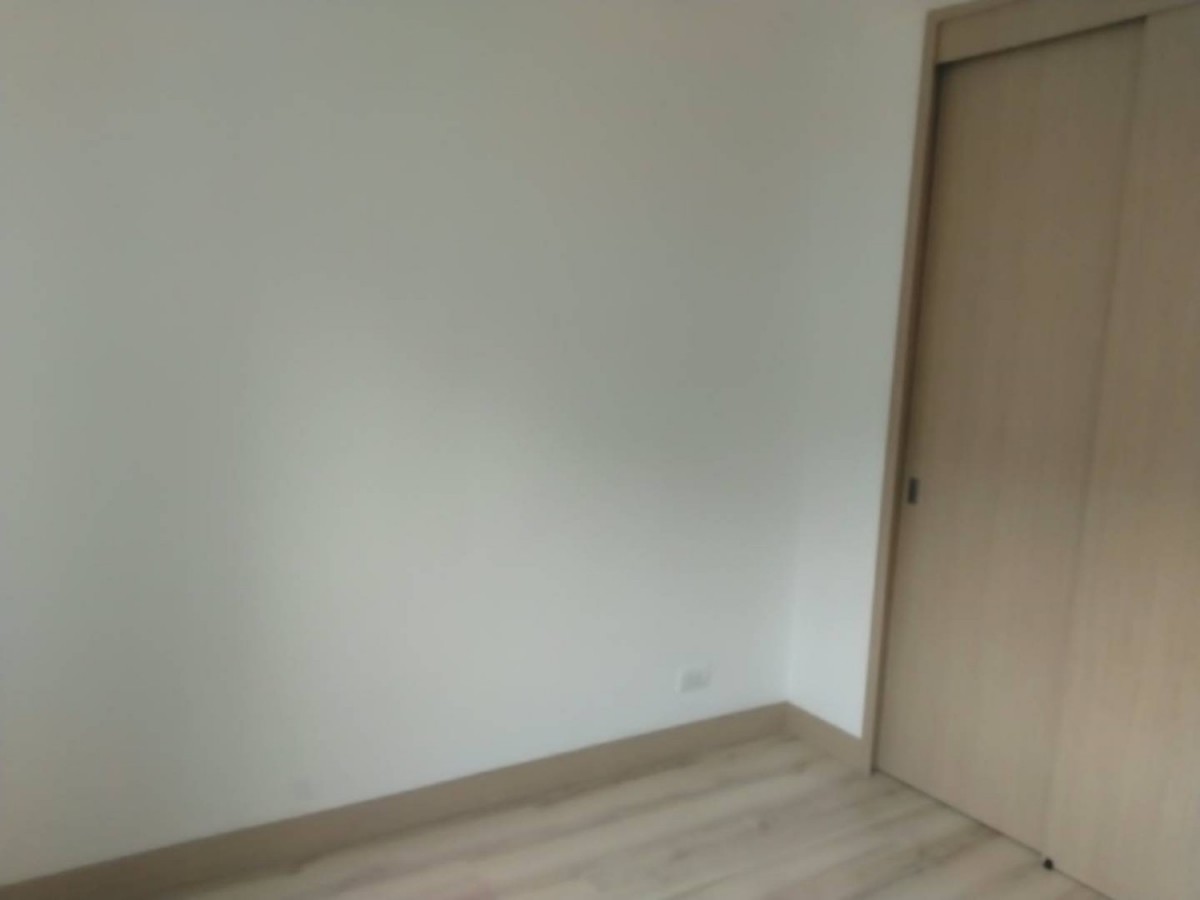 Apartamento en arriendo en Castropol, Medellín · foto 14 de 21