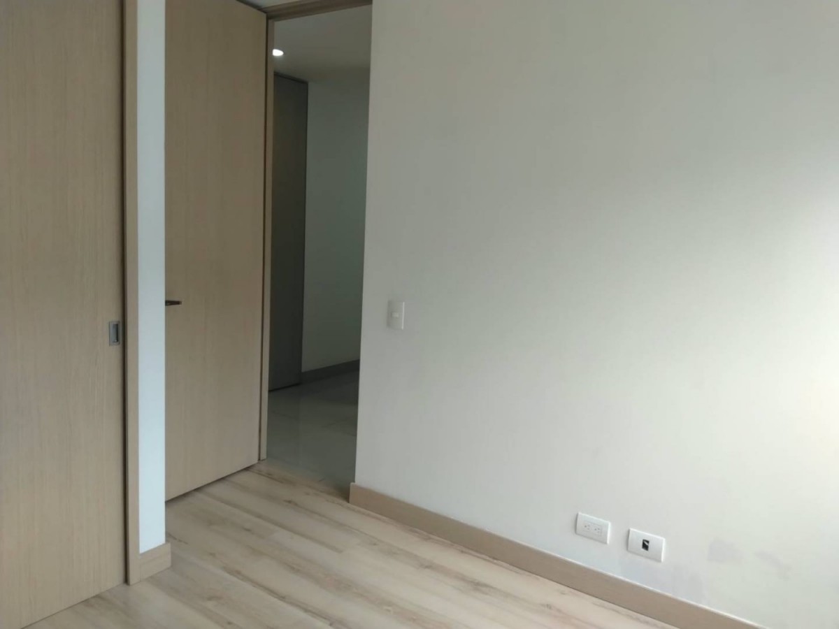Apartamento en arriendo en Castropol, Medellín · foto 15 de 21