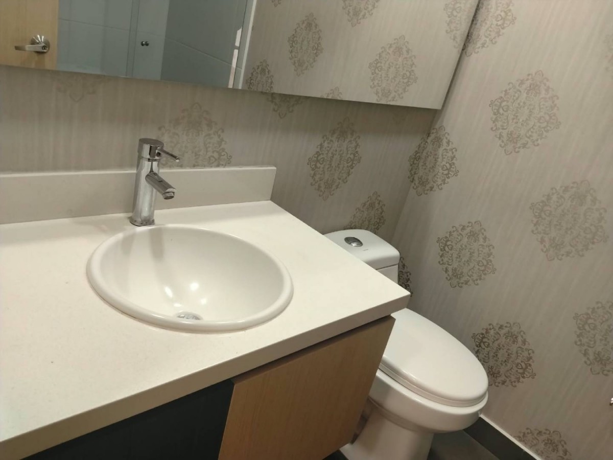 Apartamento en arriendo en Castropol, Medellín · foto 18 de 21