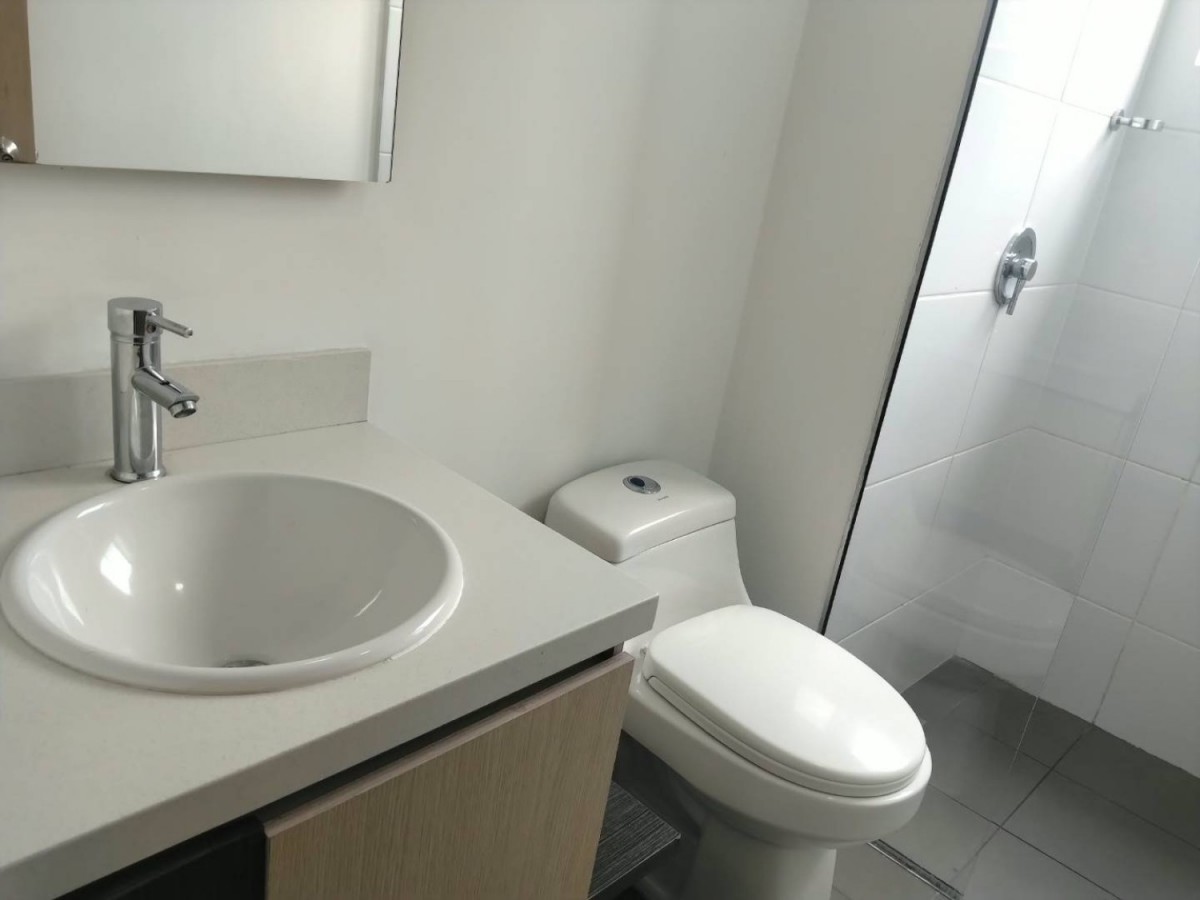 Apartamento en arriendo en Castropol, Medellín · foto 19 de 21