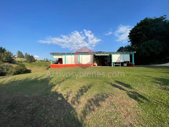 Casa de 4 alcobas en venta en Cascajo Arriba, Marinilla · foto 2 de 24