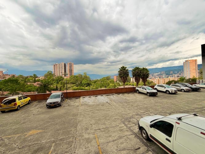 Apartamento de 3 alcobas en arriendo en Rodeo Alto, Medellín, 82 m² · foto 10 de 18