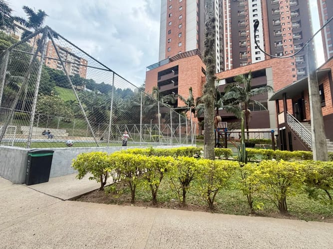 Apartamento de 3 alcobas en arriendo en Rodeo Alto, Medellín, 82 m² · foto 18 de 18