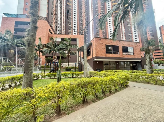 Apartamento de 3 alcobas en arriendo en Rodeo Alto, Medellín, 82 m² · foto 17 de 18