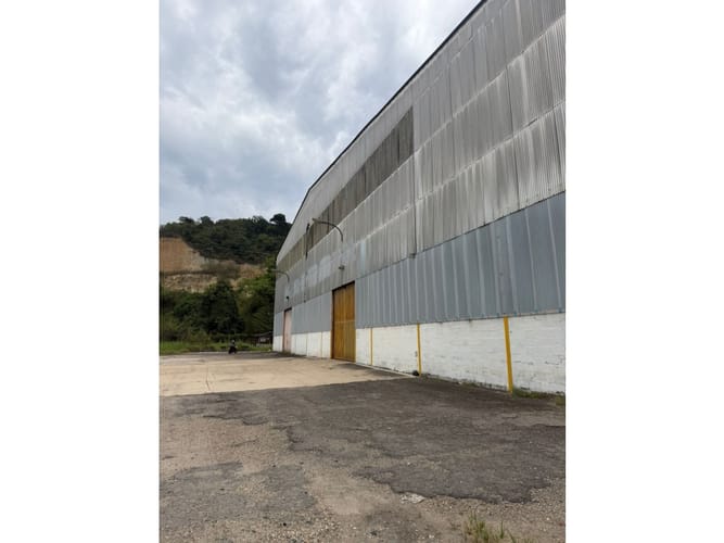 Bodega en arriendo en Rio De Oro I, Girón · foto 2 de 12