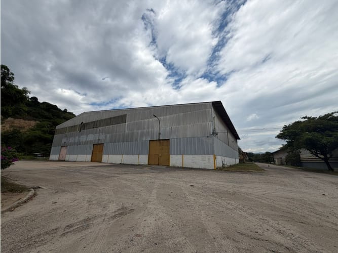 Bodega en arriendo en Rio De Oro I, Girón · foto 12 de 12
