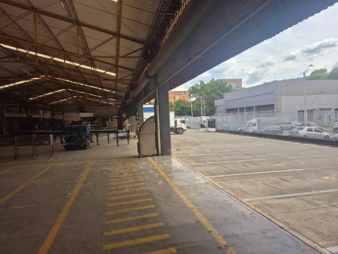 Bodega en arriendo en Santa Fe, Medellín, 3397 m² · foto 4 de 7