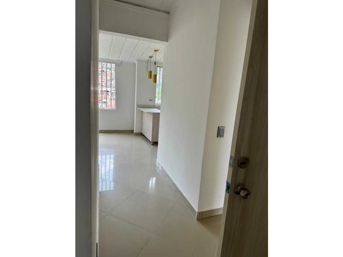 Apartamento de 3 alcobas en venta en Antonio Nariño, Medellín, 70 m² · foto 3 de 11