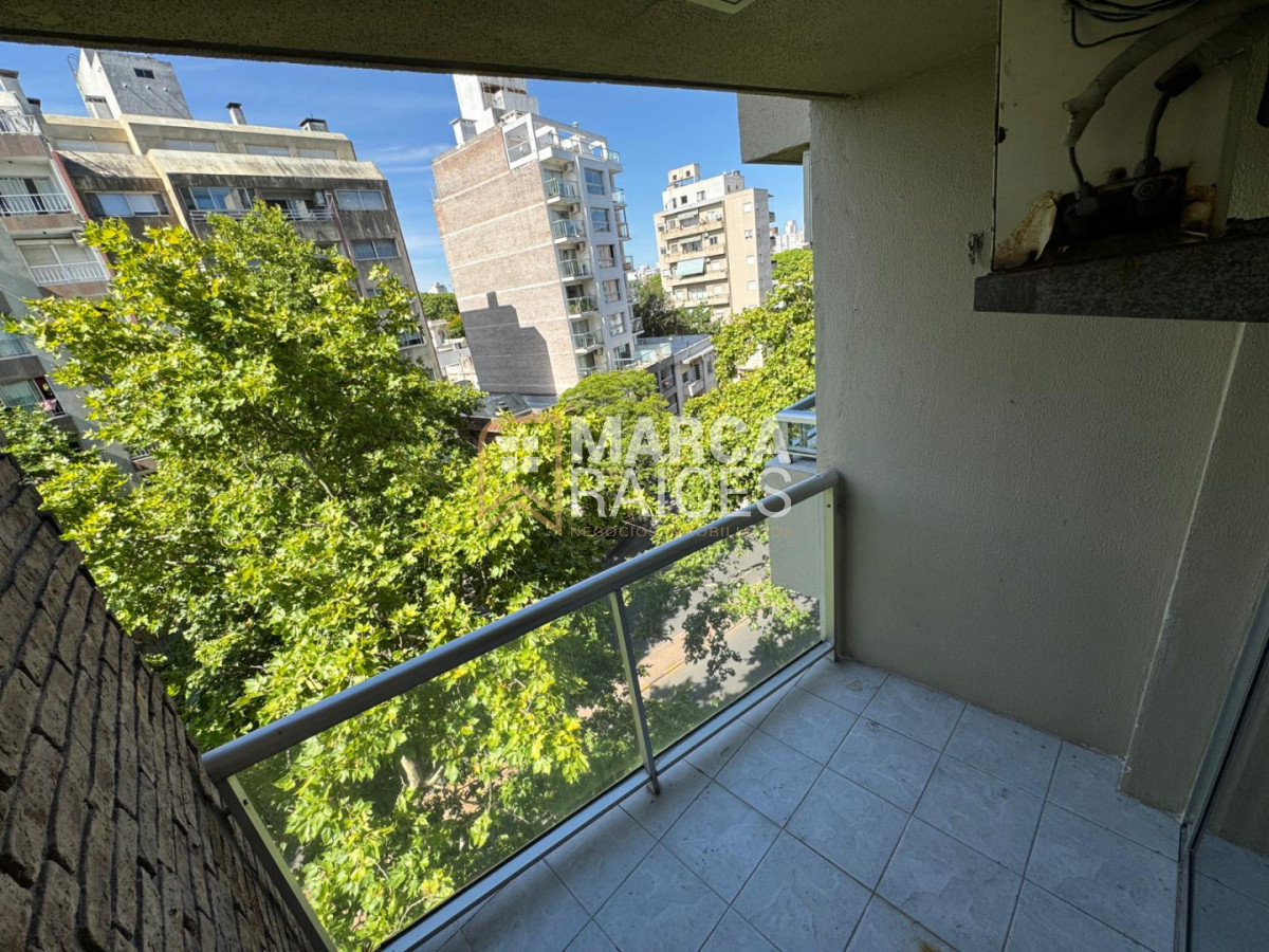 Alquiler Monoambiente con balcón. Pocitos, Montevideo · Foto 10