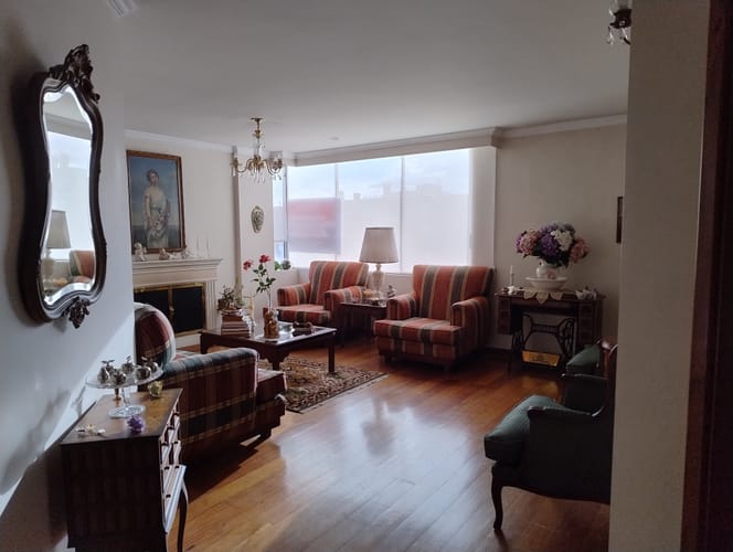 Apartamento de 3 alcobas en venta en Chicó Navarra, Bogotá, 167 m² · foto 2 de 24