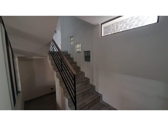 Casa de 4 alcobas en venta en Granjas De Provenza, Bucaramanga, 255 m² · foto 3 de 24
