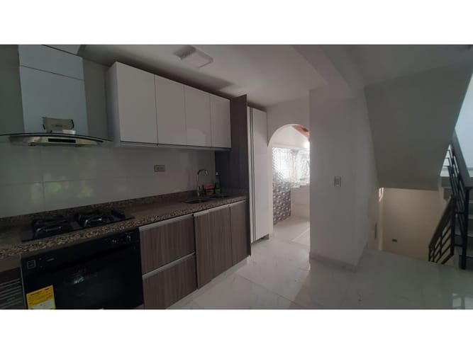Casa de 4 alcobas en venta en Granjas De Provenza, Bucaramanga, 255 m² · foto 8 de 24