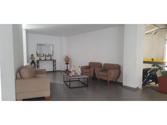 Apartamento de 3 alcobas en venta en Granjas De Provenza, Bucaramanga, 80 m² · foto 2 de 16