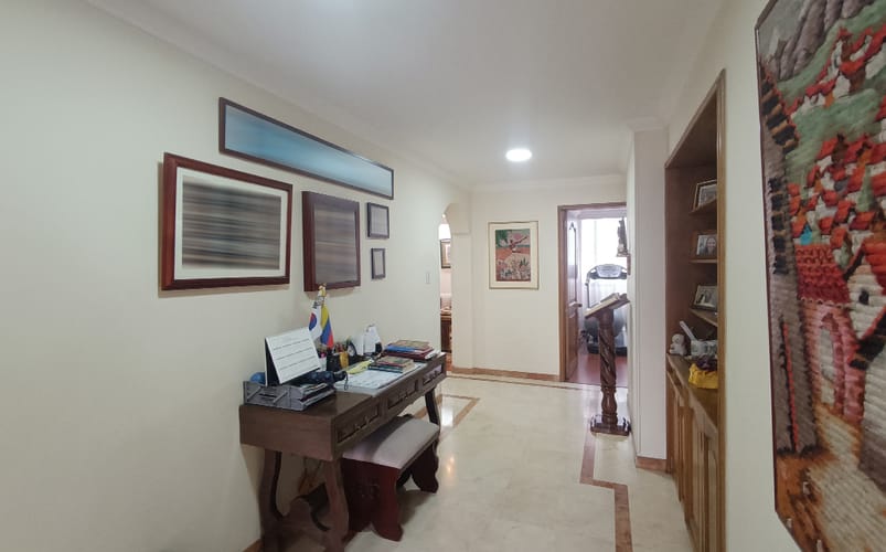 Apartamento de 3 alcobas en venta en Club De Los Lagartos, Bogotá, 154 m² · foto 17 de 23
