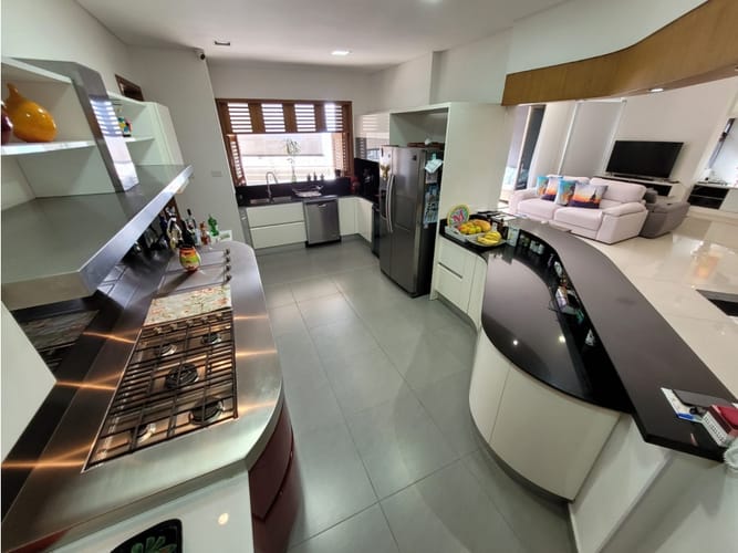 Apartamento de 4 alcobas en venta en Cabecera Del Llano, Bucaramanga, 265 m² · foto 10 de 23