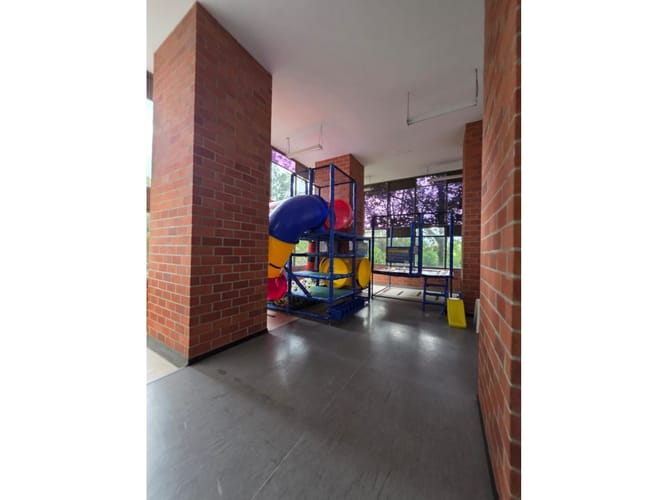 Apartamento de 3 alcobas en arriendo en Loma Del Indio, Medellín, 90 m² · foto 5 de 22
