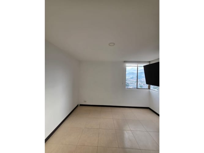 Apartamento de 3 alcobas en arriendo en Loma Del Indio, Medellín, 90 m² · foto 6 de 22
