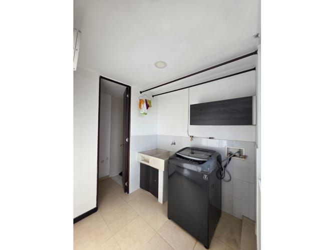 Apartamento de 3 alcobas en arriendo en Loma Del Indio, Medellín, 90 m² · foto 7 de 22
