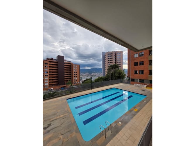 Apartamento de 3 alcobas en arriendo en Loma Del Indio, Medellín, 90 m² · foto 16 de 22