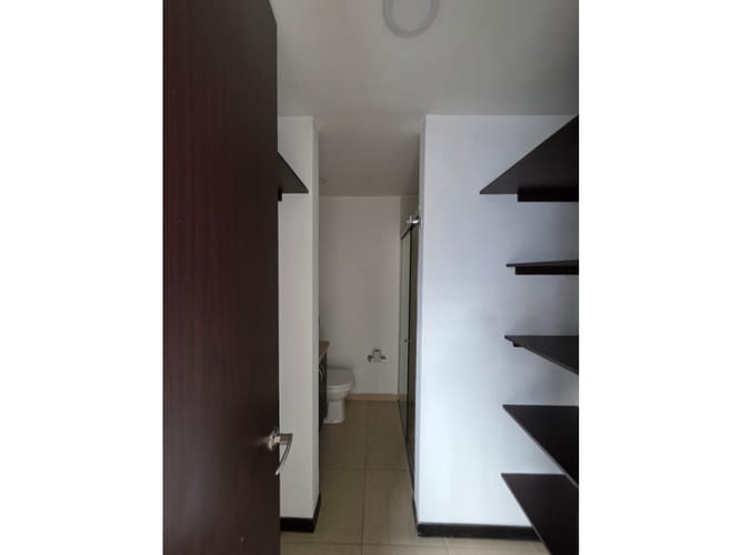 Apartamento de 3 alcobas en arriendo en Loma Del Indio, Medellín, 90 m² · foto 18 de 22