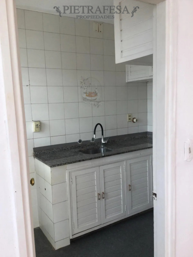Apartamento en alquiler, 1 dormitorio, 1 baño y terraza. Mercado Modelo. · Foto 4