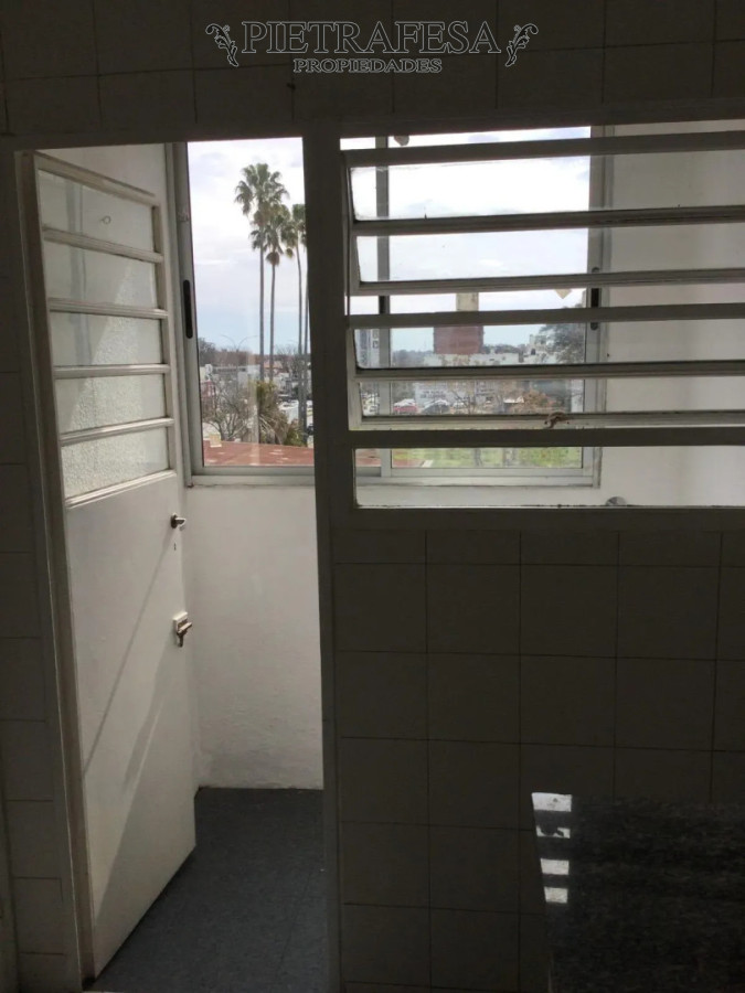 Apartamento en alquiler, 1 dormitorio, 1 baño y terraza. Mercado Modelo. · Foto 9