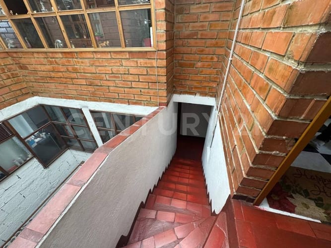 Casa de 5 alcobas en venta en La Cabaña, Bogotá, 357 m² · foto 9 de 11