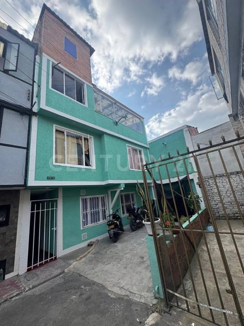 Casa de 5 alcobas en venta en La Cabaña, Bogotá, 357 m² · foto 11 de 11